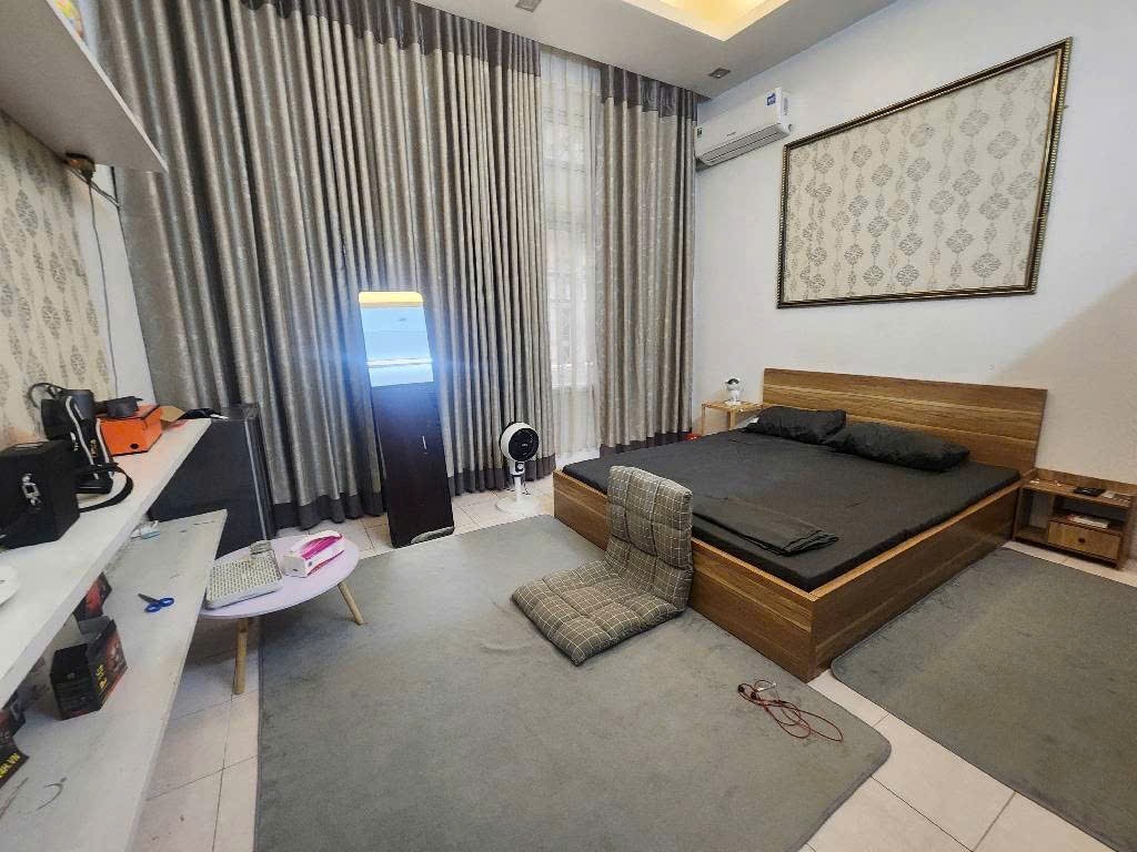 Nhà gần phố Nguyễn Văn Cừ, sổ 58m², MT 4,3m, 3 tầng + lửng, 3 phòng ngủ – 5 phút sang phố cổ - ảnh 7