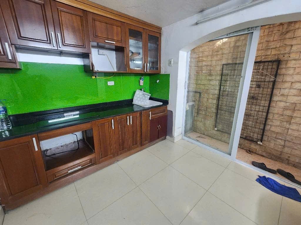 Nhà gần phố Nguyễn Văn Cừ, sổ 58m², MT 4,3m, 3 tầng + lửng, 3 phòng ngủ – 5 phút sang phố cổ - ảnh 6